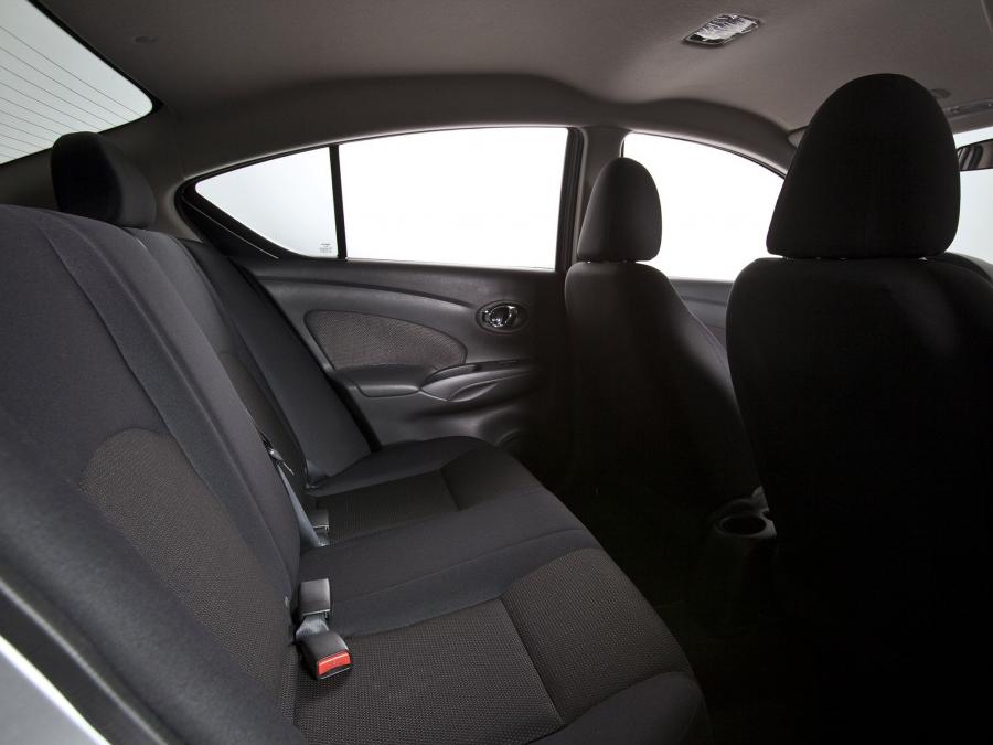  Nissan Versa 2011 года  (фото 5 из 11)